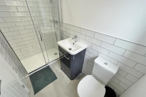 Master Bedroom En-Suite