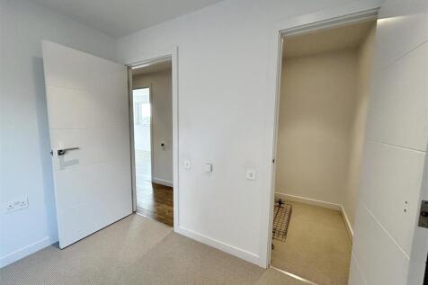 Bedroom &amp; Wardrobe