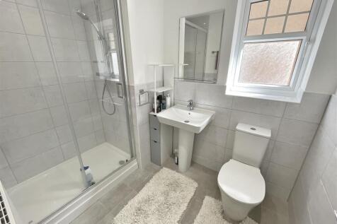 Master Bedroom En-Suite