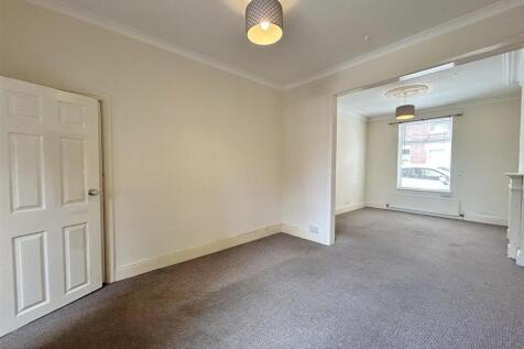 Dining Room &amp; Lounge