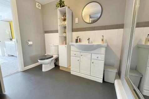 Bedroom One En-Suite