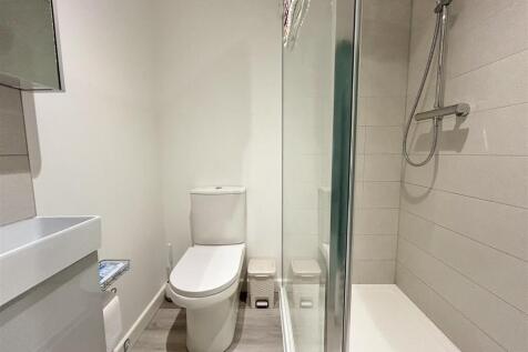 Master Bedroom En-Suite