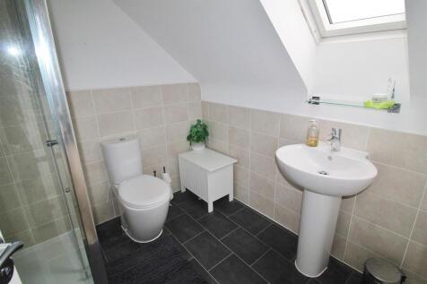 En-Suite To Master Bedroom