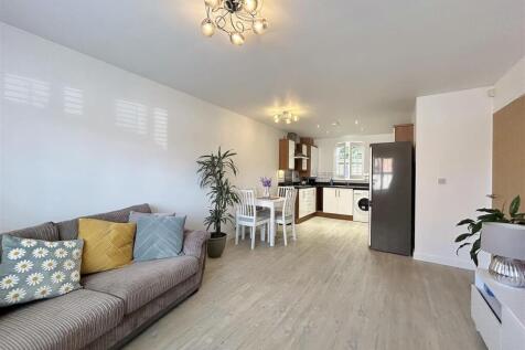 Lounge Dining Area