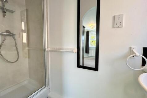 Master Bedroom En-suite