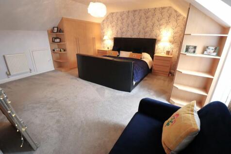 MASTER BEDROOM SUITE