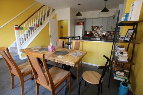 Kitchen Dining.JPG