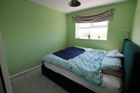 Bedroom 1.2.JPG