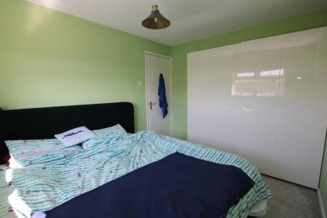 Bedroom 1.JPG