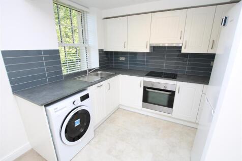 KITCHEN 1.JPG