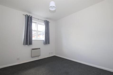 Bedroom 2.JPG