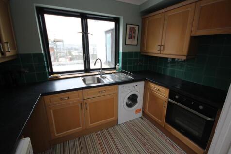 Kitchen 1.JPG