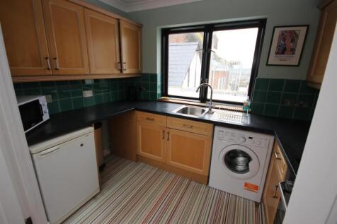 Kitchen 2.JPG