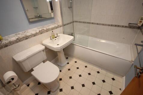 Bathroom.JPG