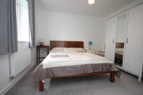 Bedroom 1.1.JPG