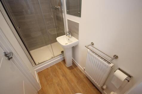 SHOWER ROOM.JPG