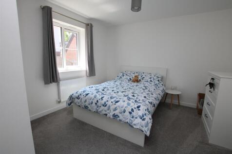 Bedroom 1.JPG