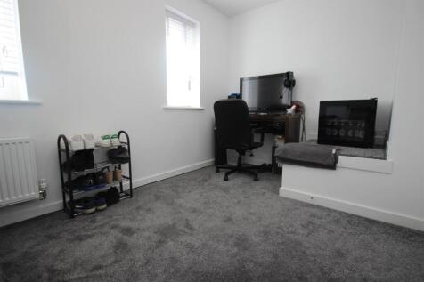 Bedroom 2.JPG