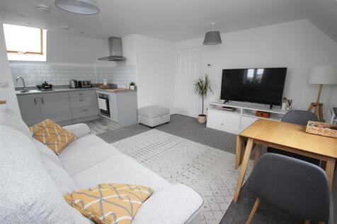 Living Area 4.JPG