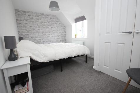 Bedroom 1.JPG