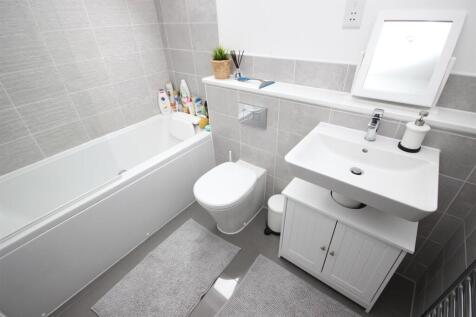 Bathroom.JPG