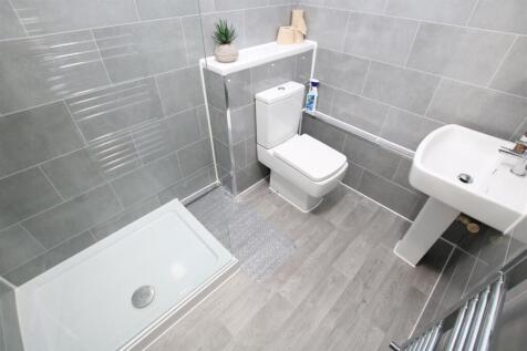 Bathroom.JPG