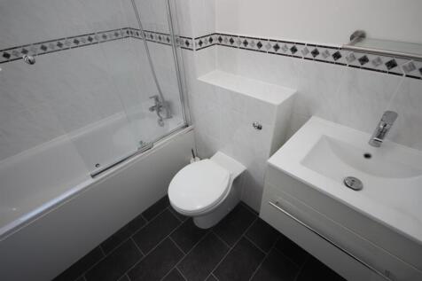 Family Bathroom.JPG