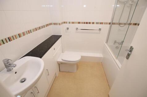 Bathroom 2.JPG