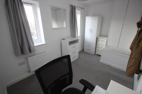 Bedroom 2.JPG