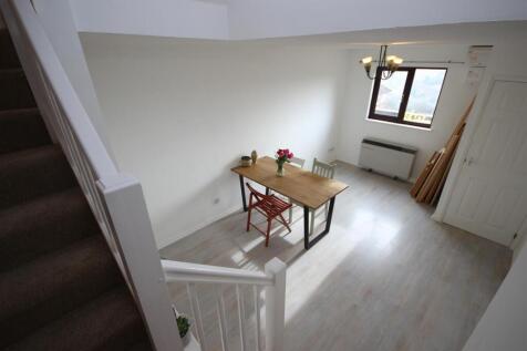 Living Dining 4.JPG