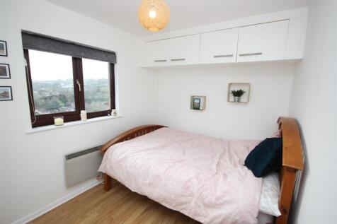 Bedroom 1.JPG