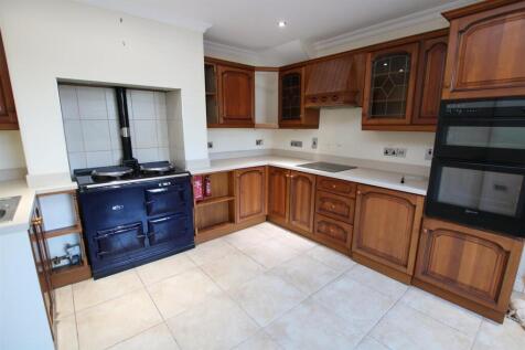 Kitchen 2.JPG