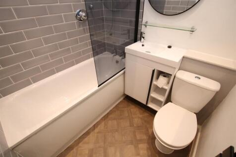 Bathroom.JPG