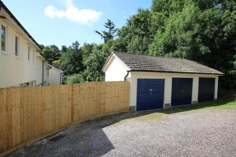 Middle Garage.JPG