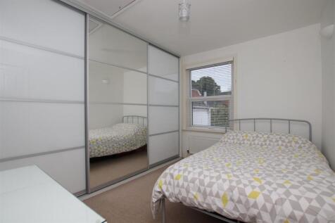 Bedroom 2.JPG