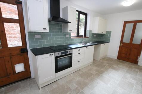 Kitchen 2.JPG