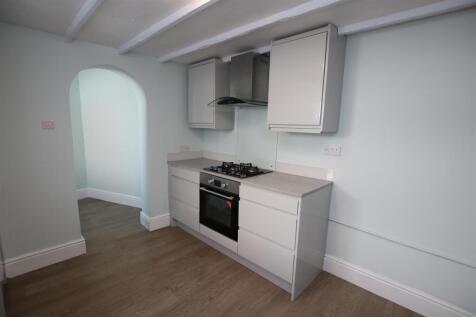 Kitchen 2.JPG