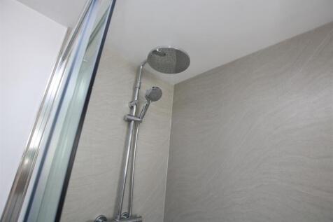 Bathroom 3.JPG