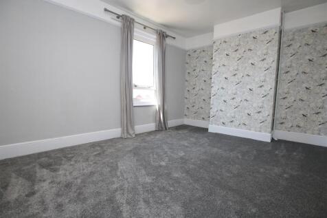 Bedroom 1.1.JPG