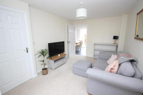Living Room 4.JPG