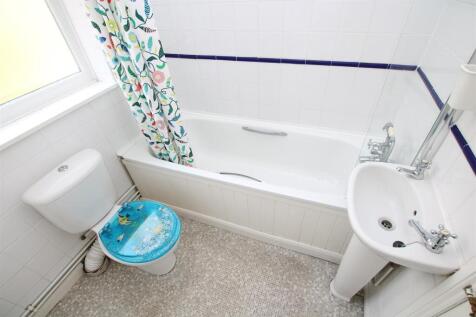 Bathroom.JPG