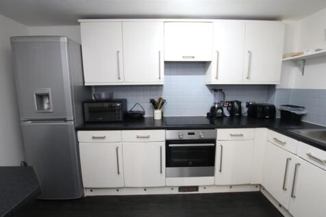 Kitchen 2.JPG