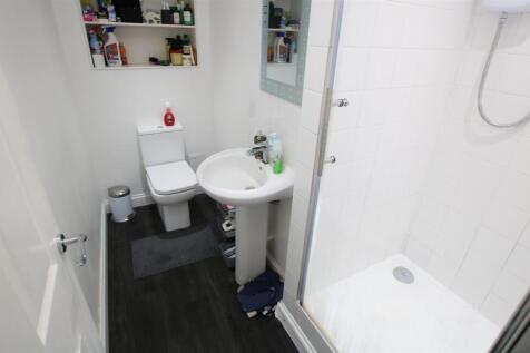 Ensuite.JPG