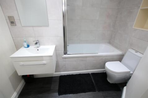 Bathroom.JPG