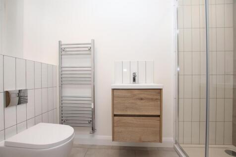 Ensuite.JPG