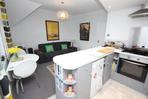 Living Area 5.JPG