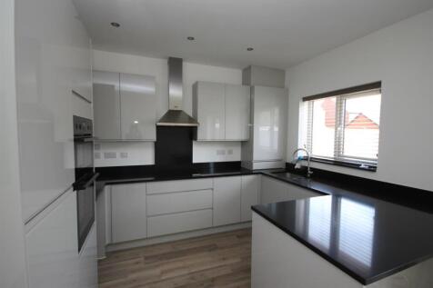 Kitchen 3.JPG