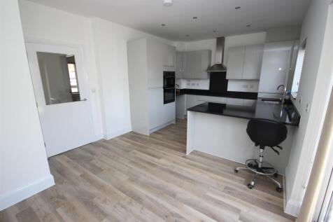 Kitchen 5.JPG