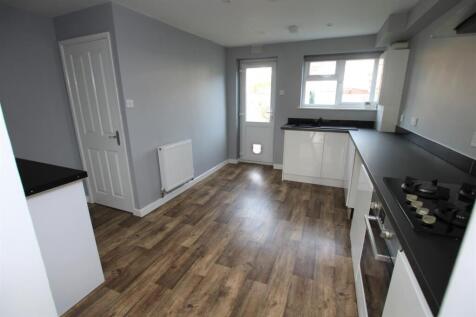 Kitchen 2.JPG