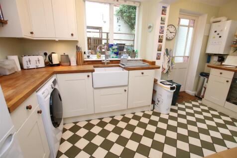 Kitchen 1.JPG